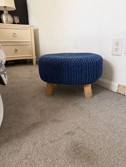 Room decor stall