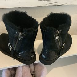 UGG Australia Women's Black Ankle Boots | Sheepskin Glitter Zip | Size: US 10, 