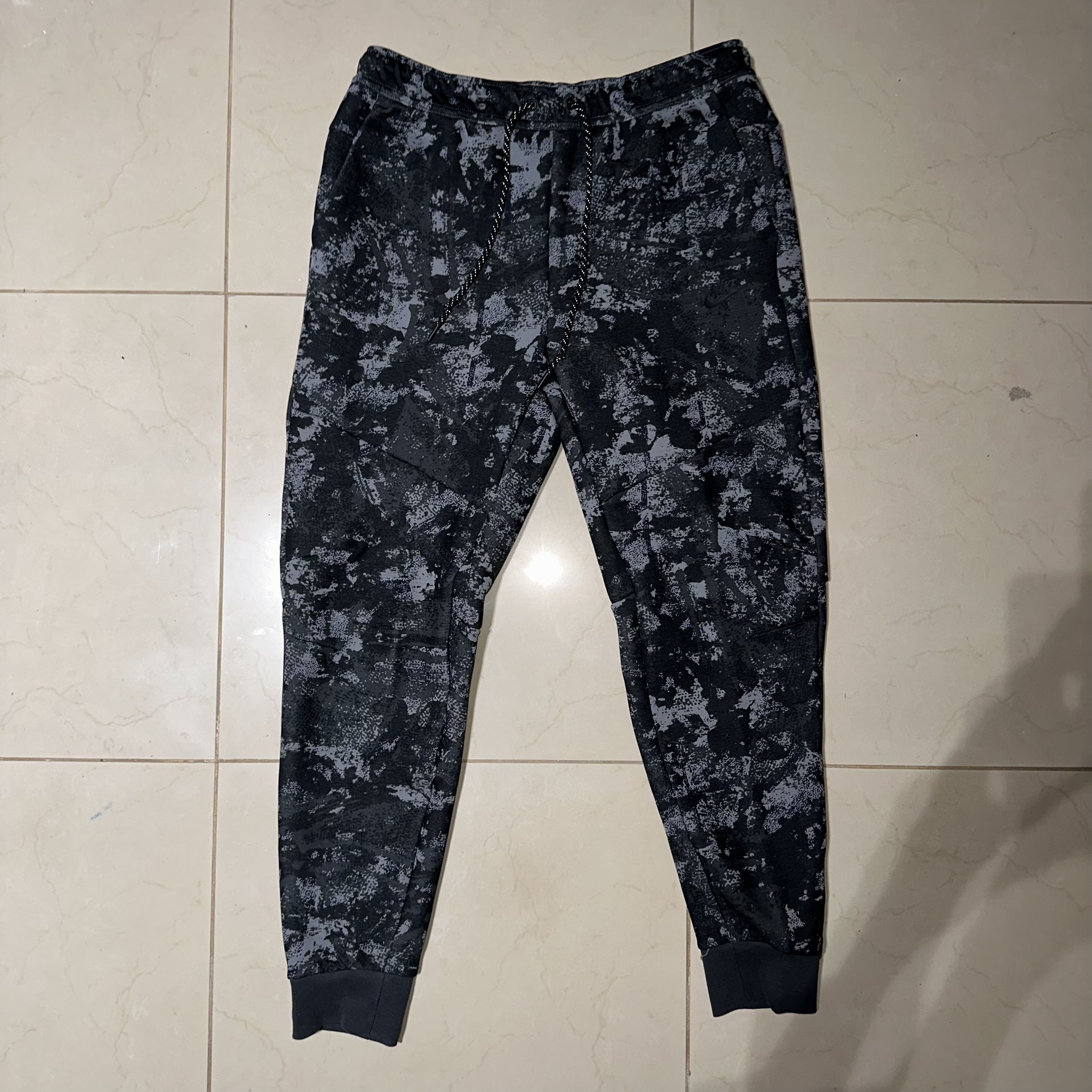 Nike tech fleece joggers