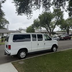 2014 Ford E-150