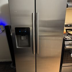Refrigerator 