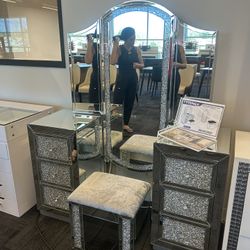 Brand New Elegant LED Diamond Bedroom Vanity 