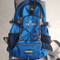 Teton Sports 18 liter backpack with rain cover