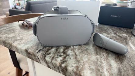 Oculus Go VR Headset with Controller