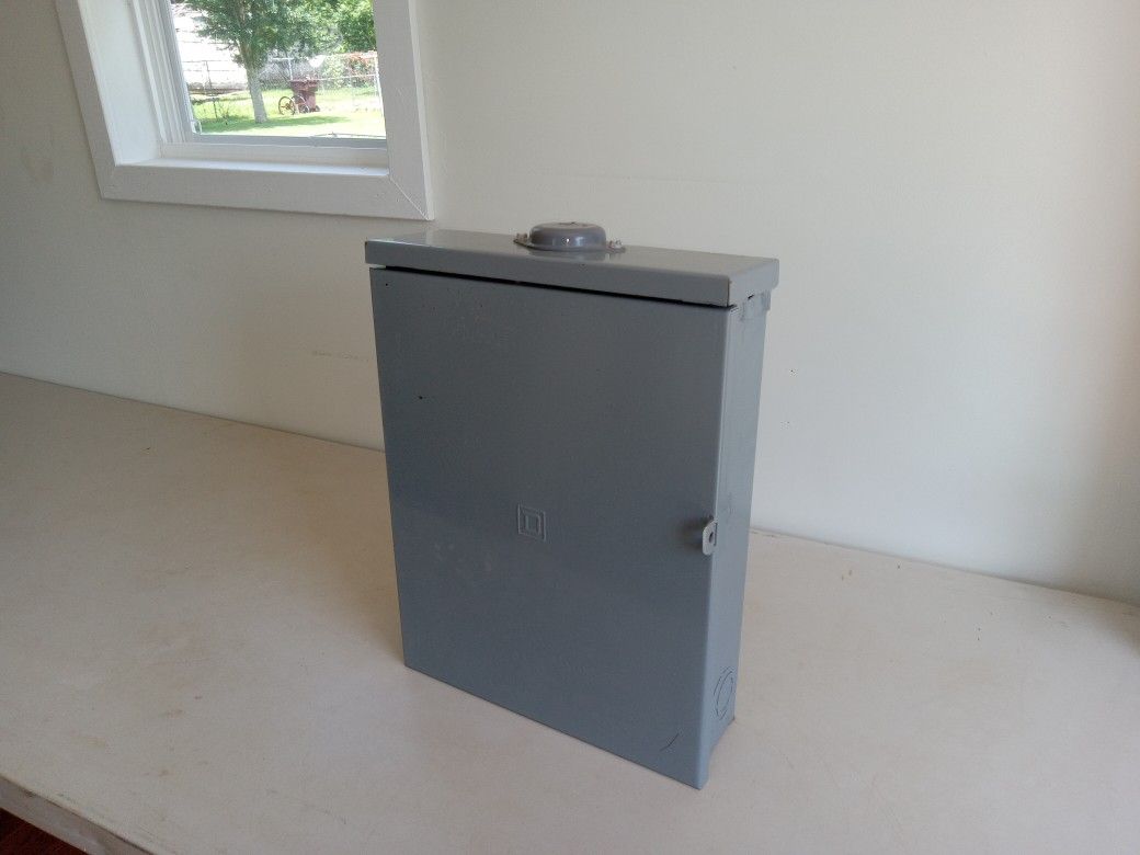 Square D Outdoor 100 Amp Load Center