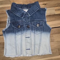 Cute Ombre Distressed Denim Vest 