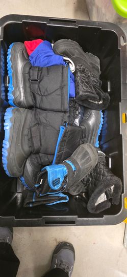 Snow boots for kids size 5 and size 6