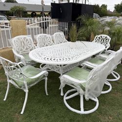 Brand New Patio Outdoor Dining Table Set