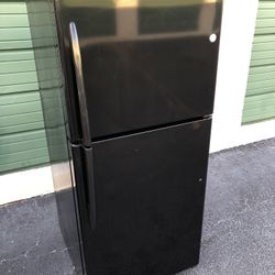 GE Black Top Mount Refrigerator 