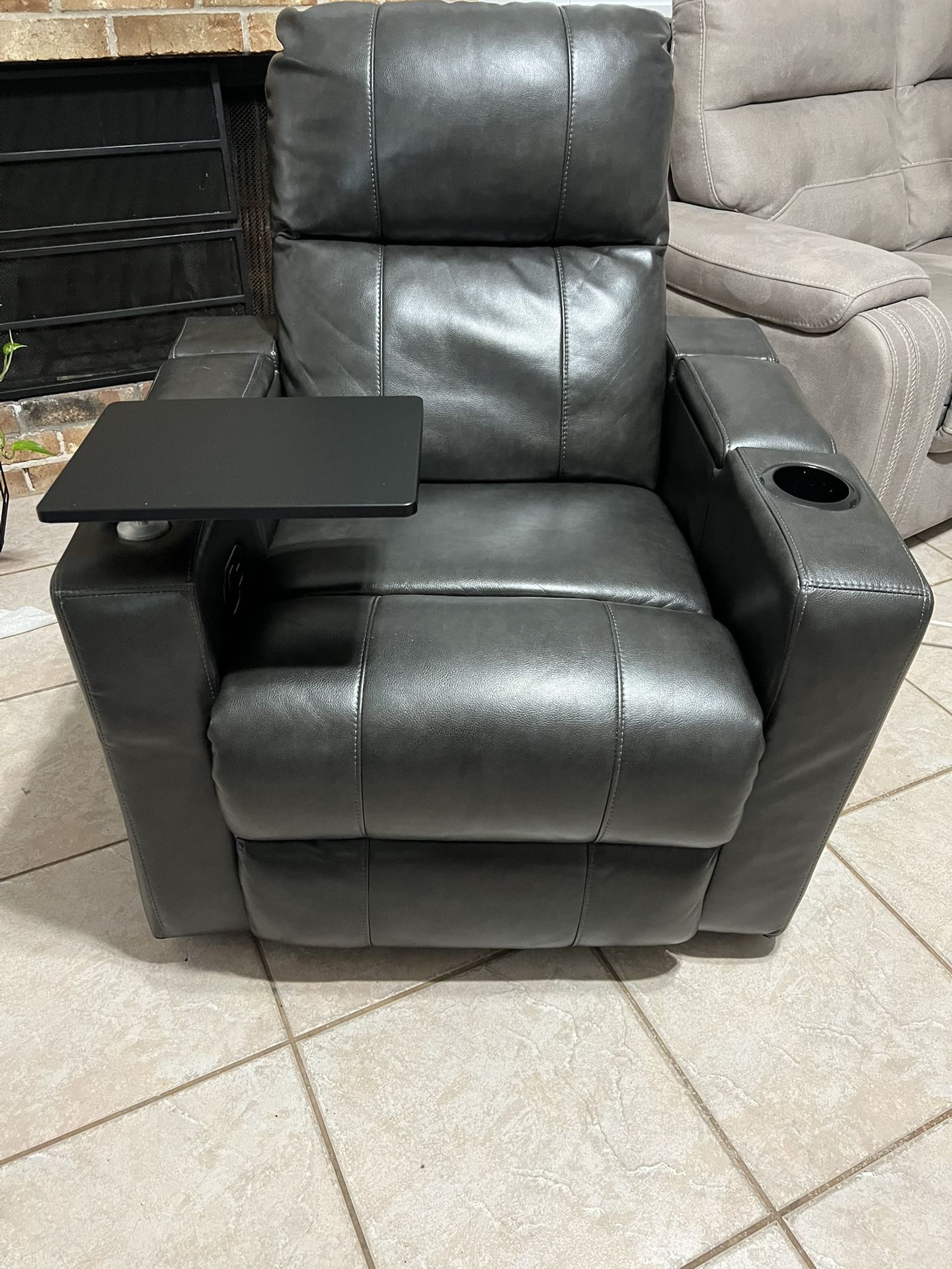 RECLINABLE 