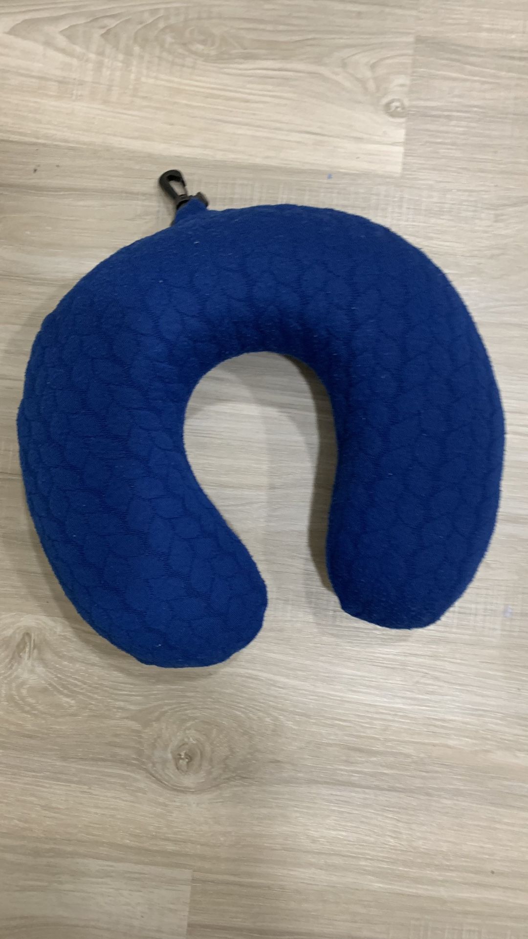 Travelling Pillow - Neck Pillow - Almost NEW!