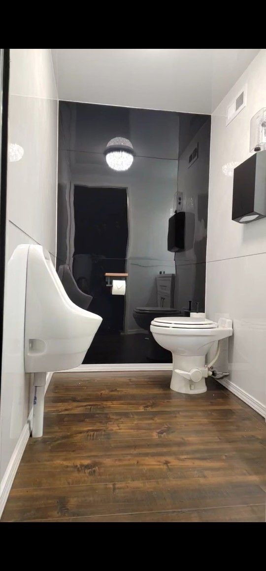 Luxury Restrooms Trailer