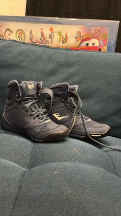 navy blue everlast boxing shoes