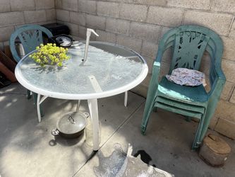 Yard table and chairs