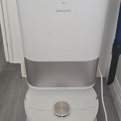 DREAME Robot Washer and Vac machine in one