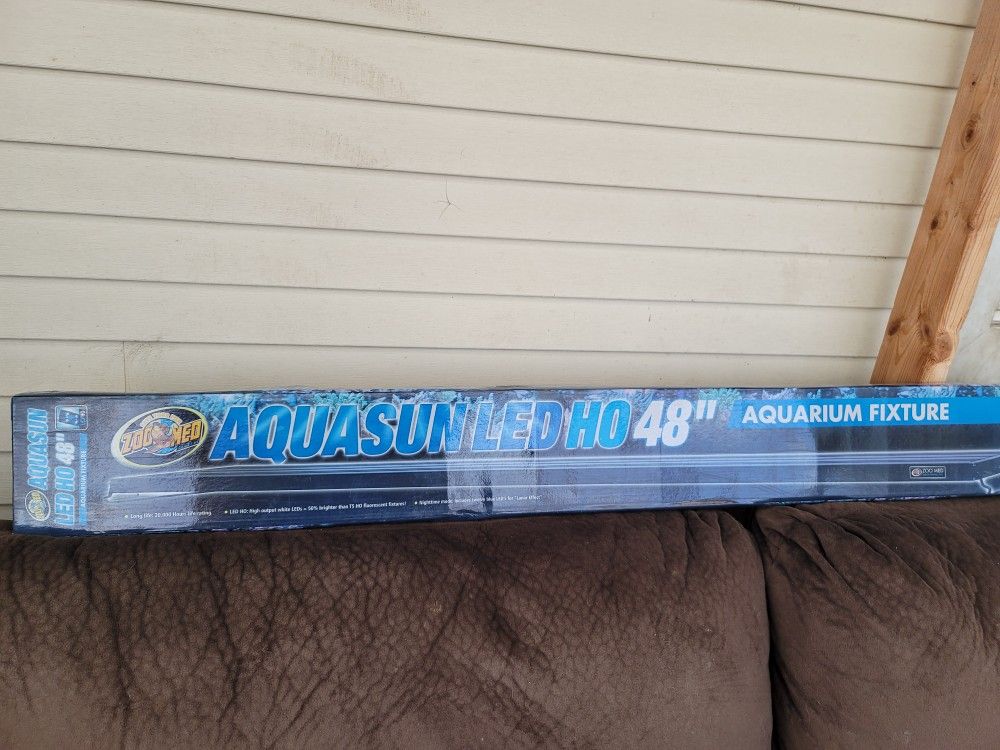 Zoomed Aquasun Led Ho 48" White And Blue Shimmer Effect High Output Brand New