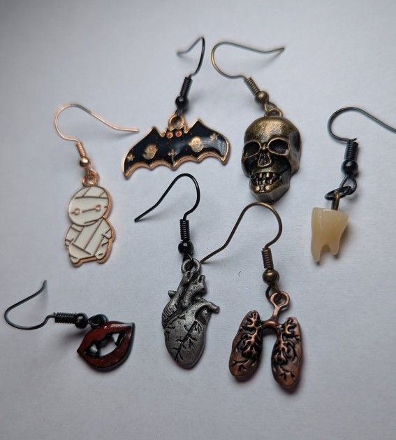 Halloween Earrings $5 Each Mummy Body Parts Lungs Vampire Skull Teeth Bat