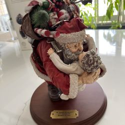 Clothique Santa