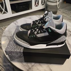 Air Jordan Green Glows Size 13 