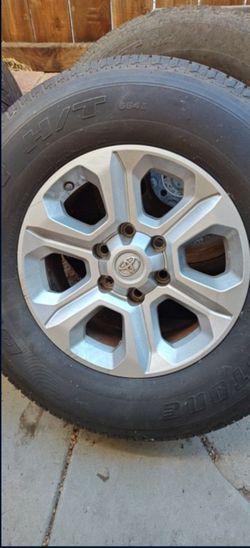 2017 TOYOTA 4RUNNER TIRES WITH RIMS