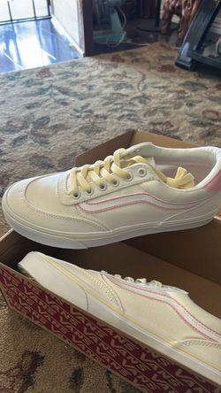 Women’s vans  size 9 1/2