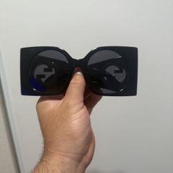 Gucci GG 1254S 001 GG Logo Black Gold Grey Oversized Woman Sunglasses