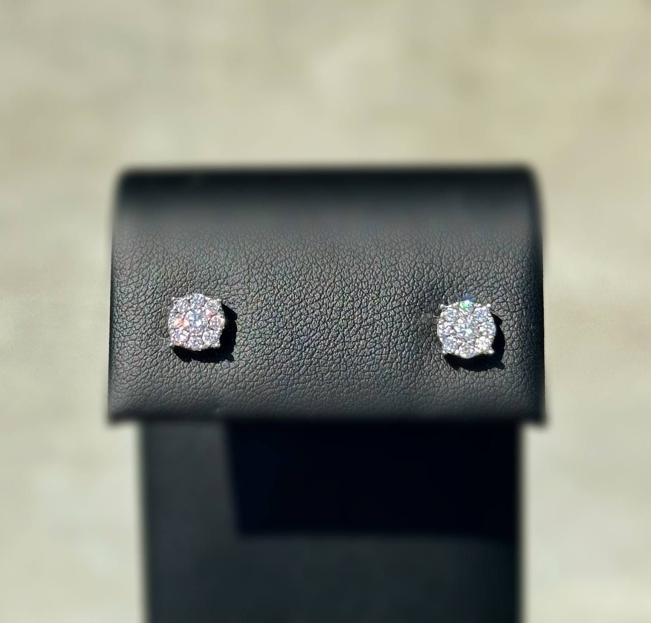 14k white gold stud white natural diamonds 0.70CTW flower earrings 2.10g
