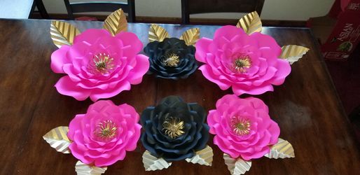 Paper flowers and paper roses. Flores de papel
