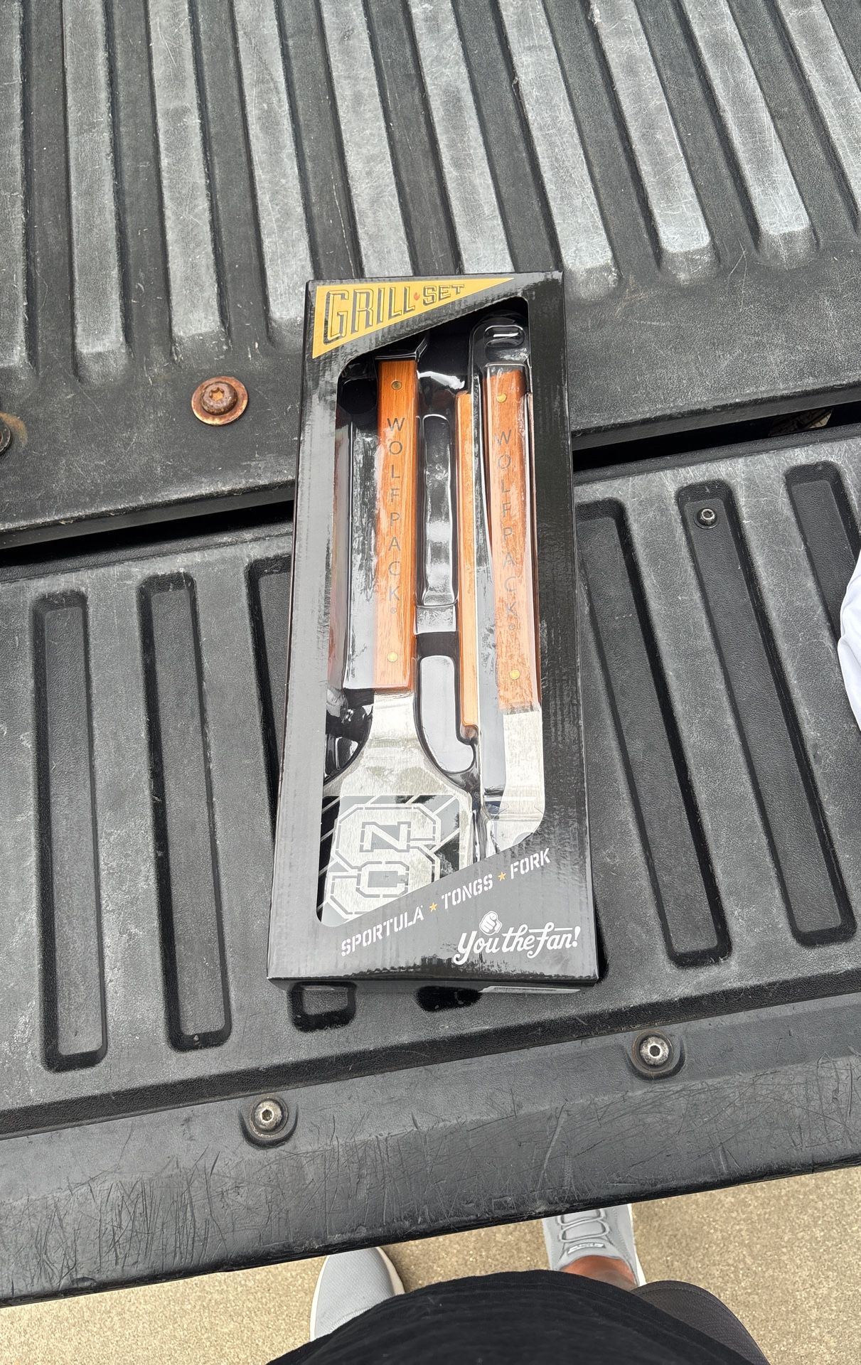 NC State Grill Set