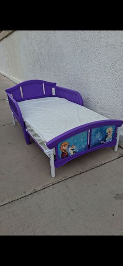 Toddler Bed With Mattress Pickup 2-11 Pm Rainbow/charleston Cash Only Read Description