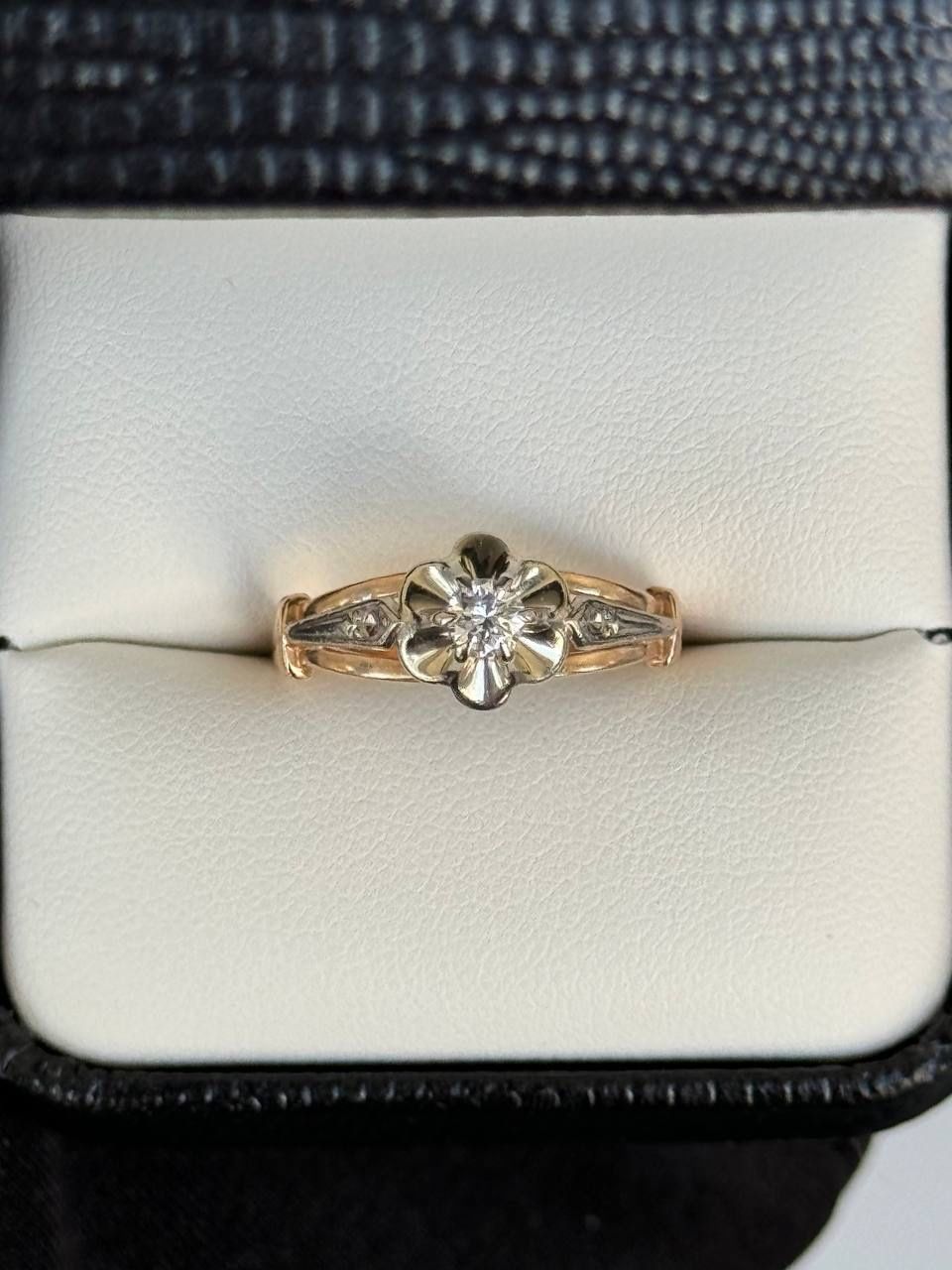 14k two tone rose gold 0.25Ct diamond flower ring size 8