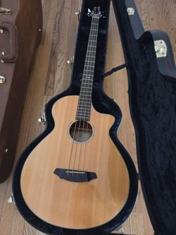 Breedlove Atlas series Bass