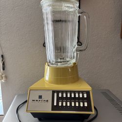 Waring  Vintage Blender with Multiple Settings 