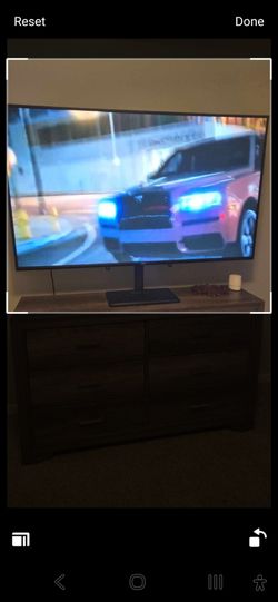 Large Flat Screen TV with Stand 65' VIZIO