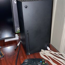 Xbox Series X With Gaming Monitor 
