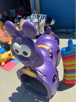 Step2 purple caterpillar tunnel kids climber