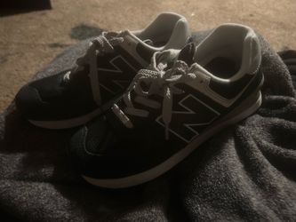 New balance shoes.
