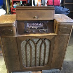 Antique Radio
