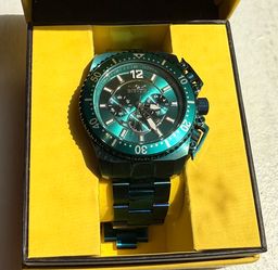 🚨 MOVING SALE 🚨 Invicta Chronograph Watch Emerald Green Tachymeter