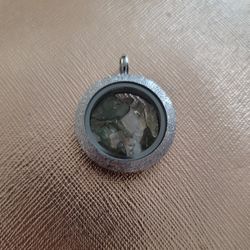 PENDANT -with MOLDOVITE 