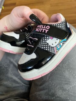 Hello kitty Velcro toddler shoes 5c