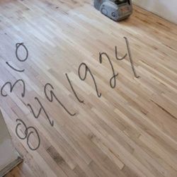 Hardwood Flooring/ Pisos De Madera
