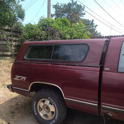 90s Chevy Topper  6ft 6in Bed Need Gone ASAP 