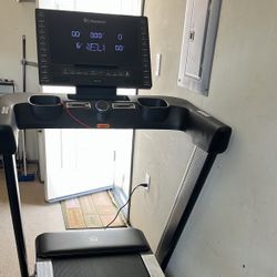 $1250 New Treadmill 