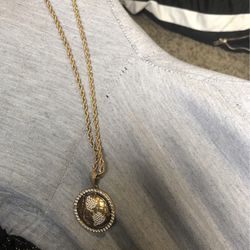 Gold necklace 