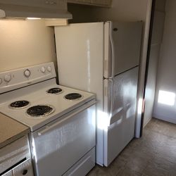 stove and refrigerator 