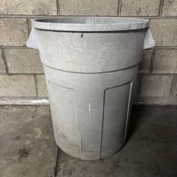 Commercial 32 Gal Heavy Duty Trash Can Gray Plastic
