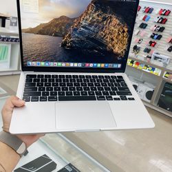 MacBook Air m2 8gb ram 256gb ssd