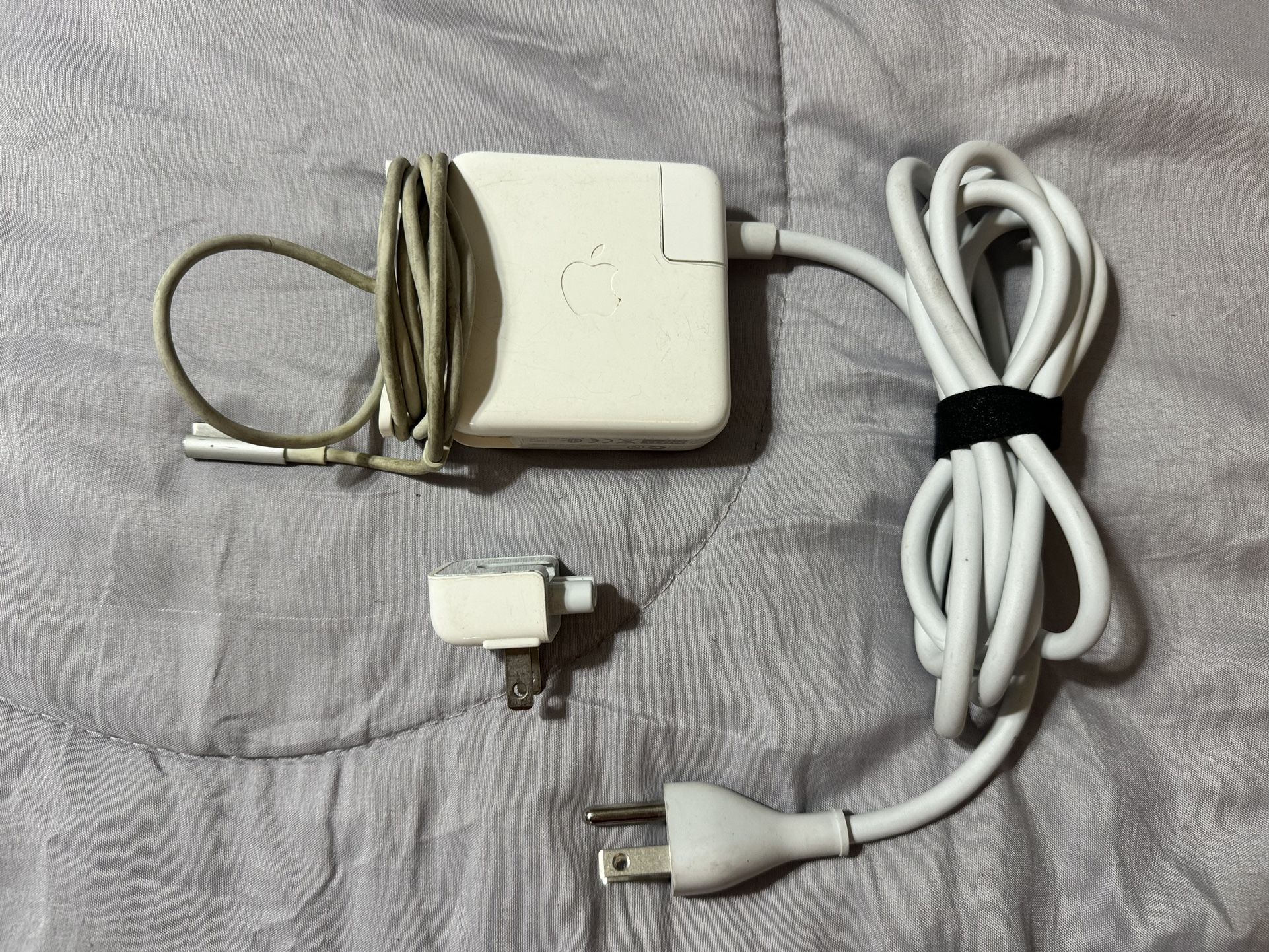 MacBook Pro “L” Power Adapter 60W (2009-2012)
