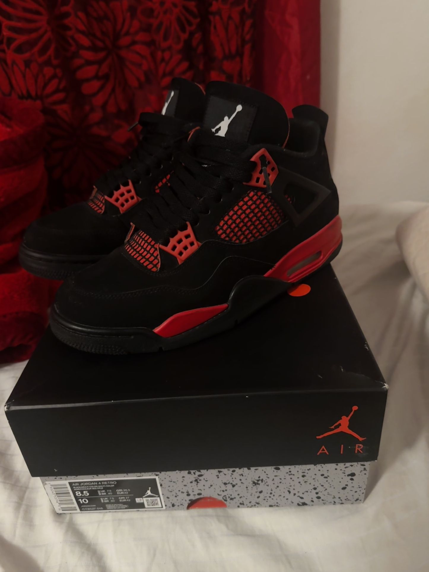 Jordan 4 Red Thunder Size 8.5